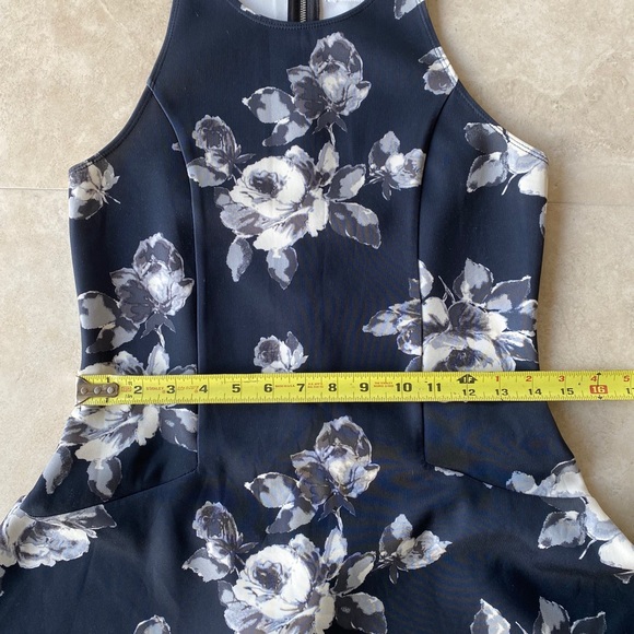 Abercrombie Larissa Neoprene Floral Skater Dress - Picture 10 of 10